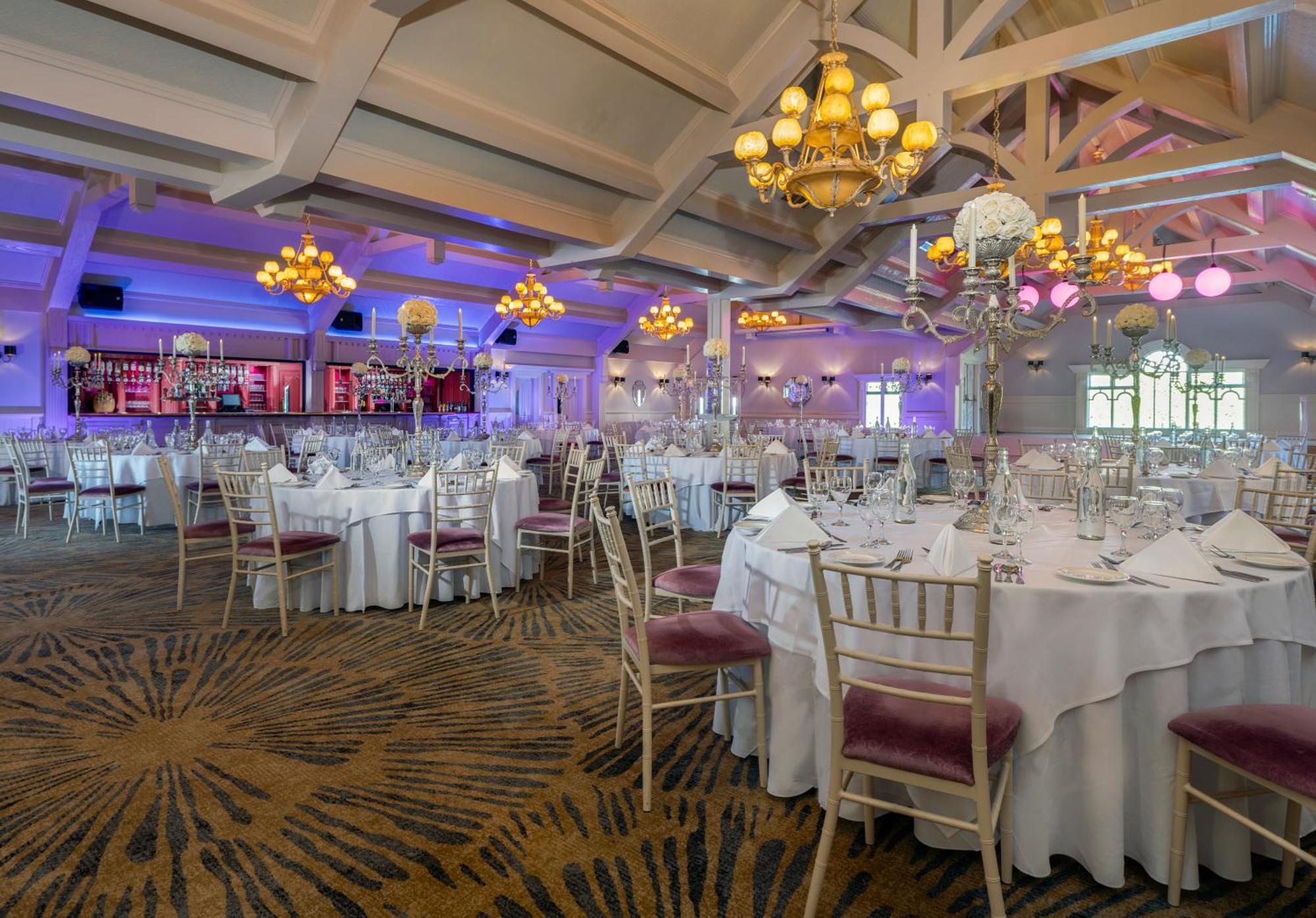 Treacys Oakwood Hotel, Shannon Exterior photo